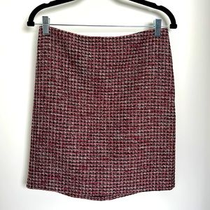 White House Black Market sz 2 pencil skirt with metallic shimmer EUC